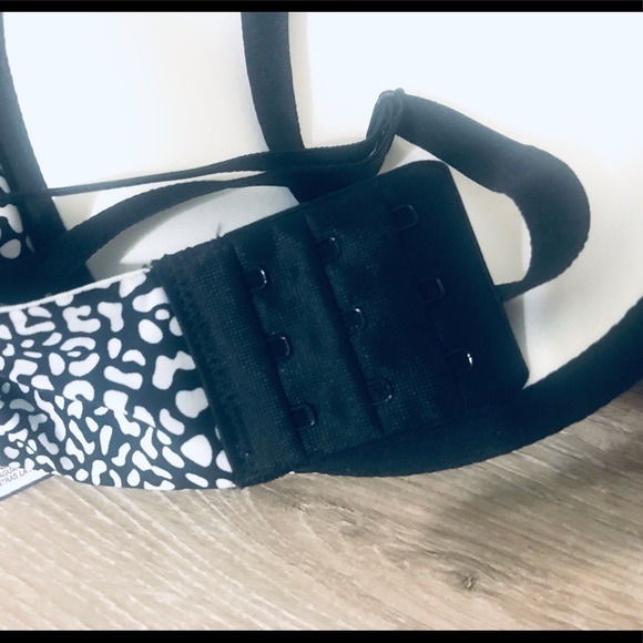 VICTORIA SECRET CONVERTIBLE BRA - Picture 10 of 10